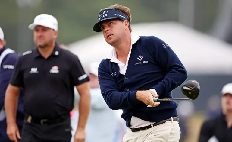 Golfer’s Wild US Open Round: Mitchell’s Epic Comeback, Clark Leads