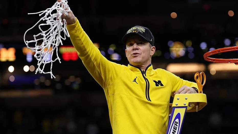 Dusty May Leaves Michigan for Mavericks Head Coaching Job