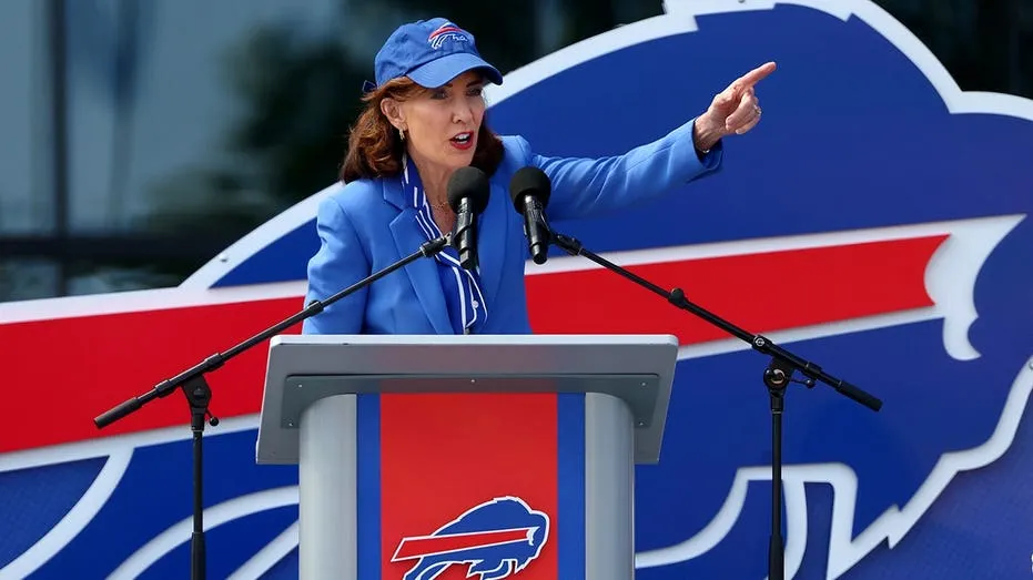 NY Governor’s Stadium Chant Attempt Falls Flat with Fans