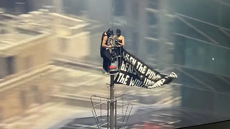 Empire State Building Security Questioned After Daredevil Climb and Proposal