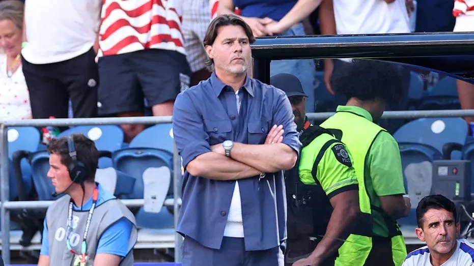 USA Coach Pochettino Kicks Bottles as Belgium Dominates First Half