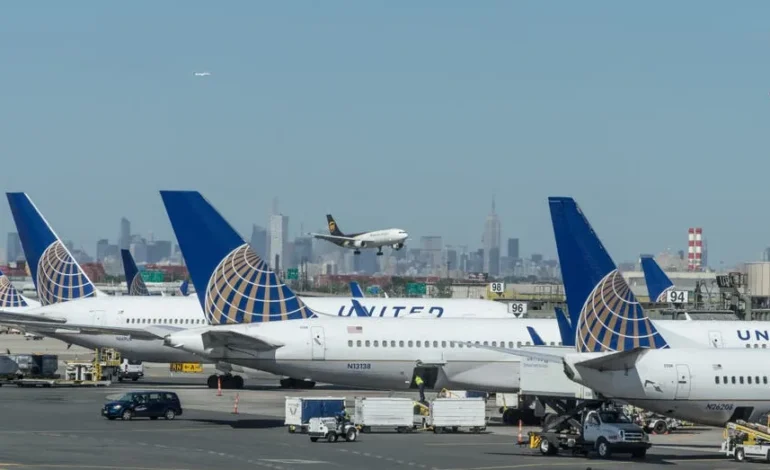 United Passenger Claims Forced to Change Anti-War T-Shirt