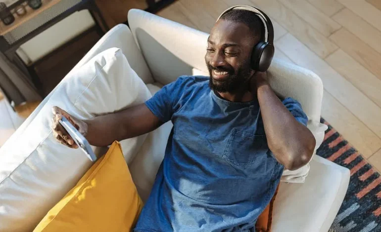 The Annoying Side of Online Videos: AI, Mics, and Fake Podcasts