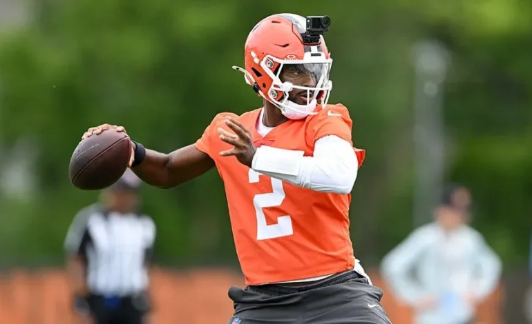 Joe Flacco Rips Shedeur Sanders Over Helmet Visor Use