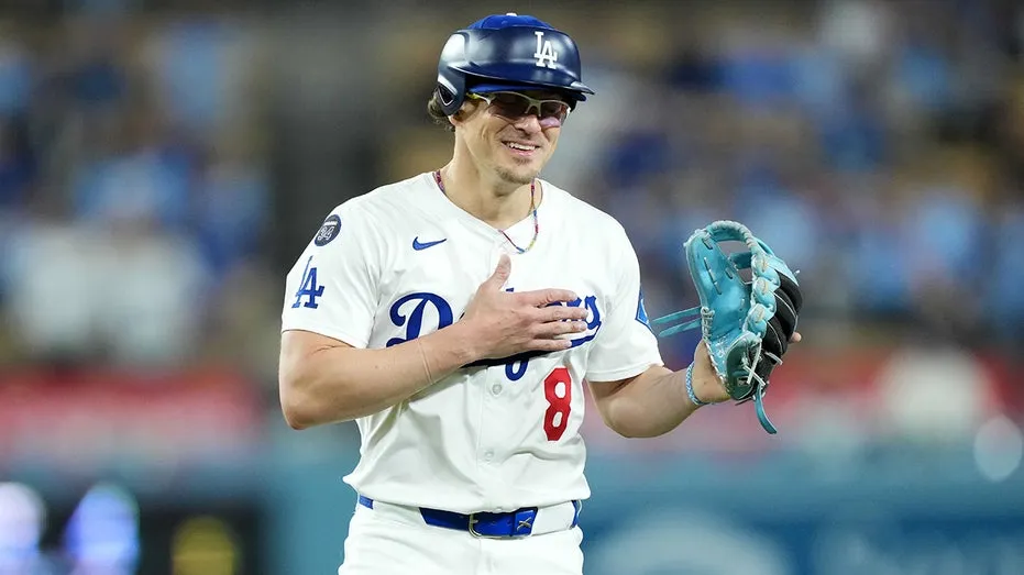 Kiké Hernández Responds to Critical Fan Letter, Exposes Address