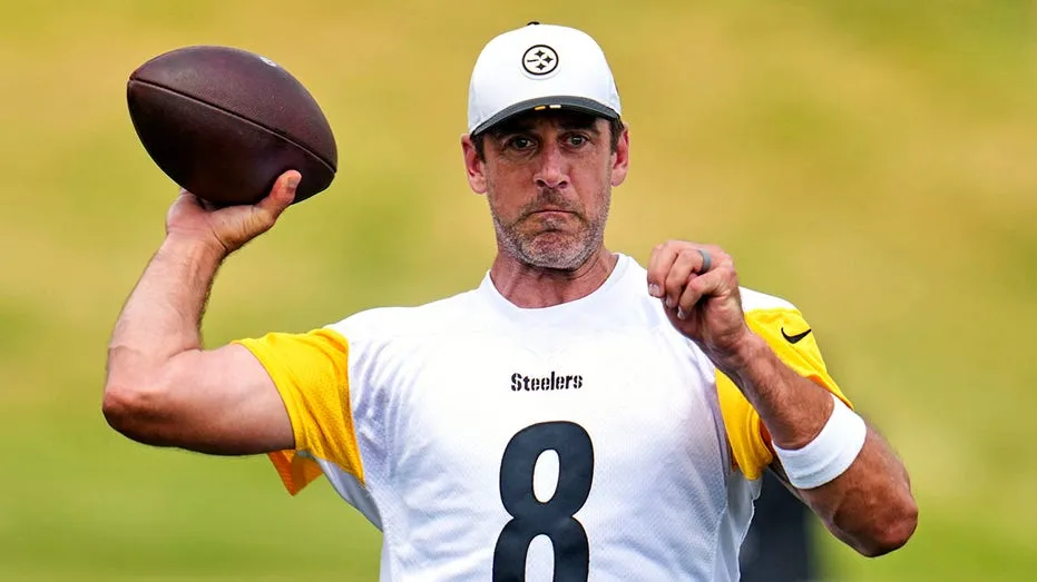 Aaron Rodgers Reconnects with Parents After Years of Estrangement