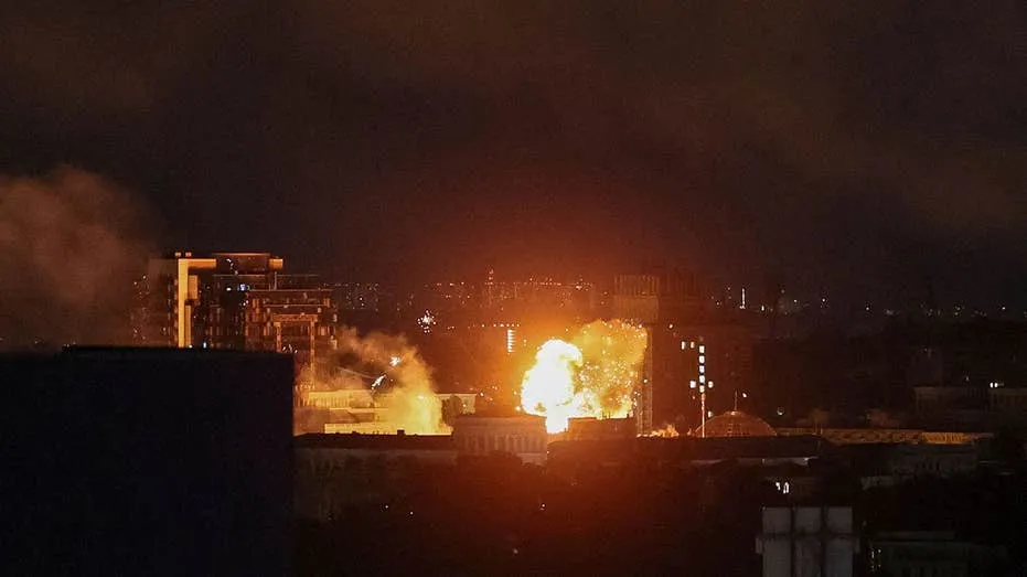 Kyiv Hit by Ballistic Missile Barrage After Zelenskyy Warns of Major Russian Assault
