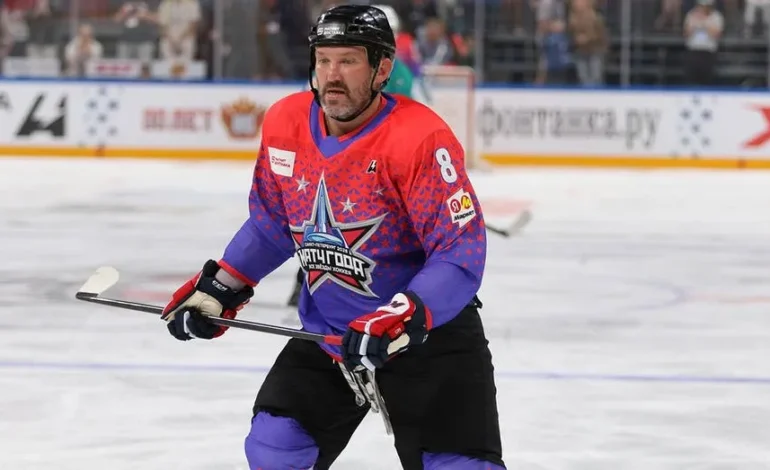 Alex Ovechkin Hilariously Crashes Russian Wedding Photos
