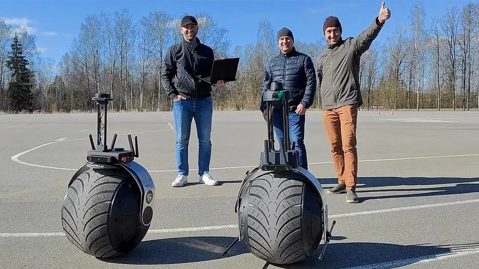 1Rollo: The One-Wheeled AI Robot Patrolling Your Property