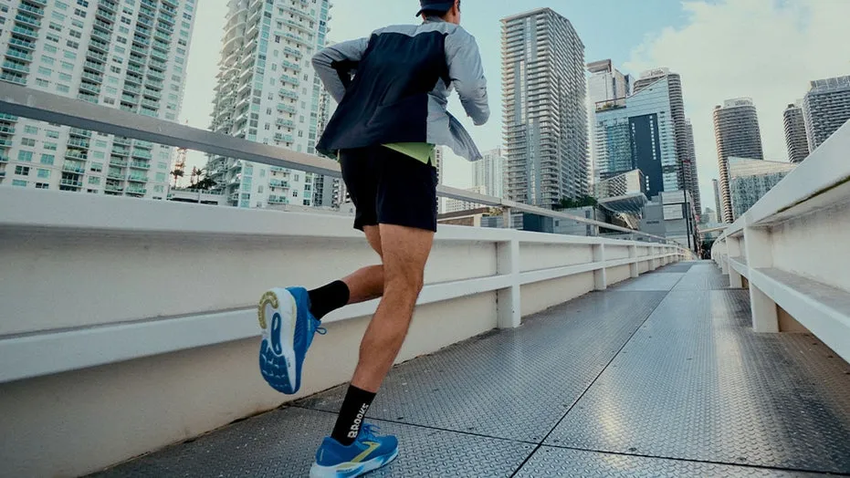 Brooks Adrenaline GTS 24: Expert-Approved for Plantar Fasciitis, Now Under $100