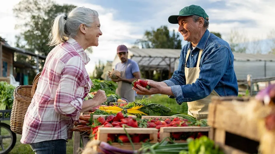 Cyclospora Fears Drive Shoppers to Farmers Markets for Local Produce