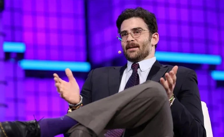 Pod Save America Faces Backlash Over Deleted Clip Criticizing Hasan Piker