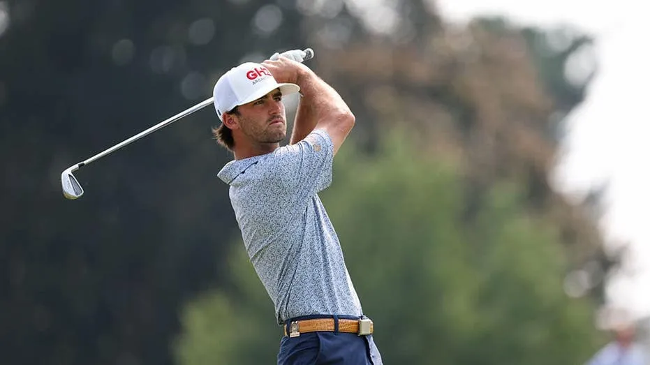 College Golfer Stuns US Amateur Field With Just Two Balls
