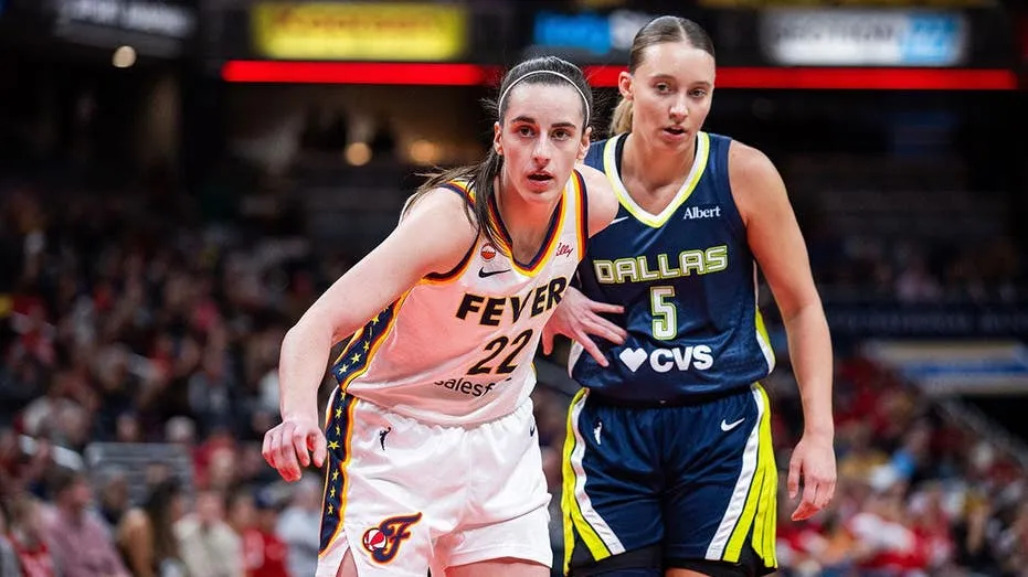 Bueckers’ Foul on Clark Sparks Tense Halftime Exchange in Wings Victory