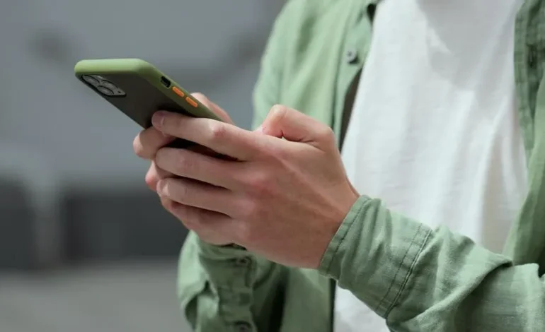 Apple Issues Serious Spyware Warnings to iPhone Users Globally
