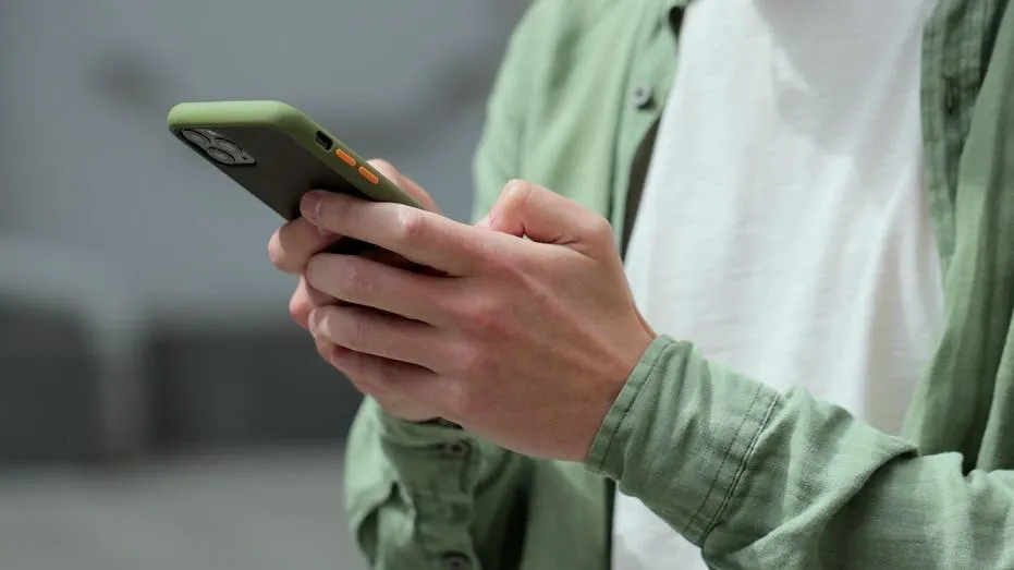 Apple Issues Serious Spyware Warnings to iPhone Users Globally