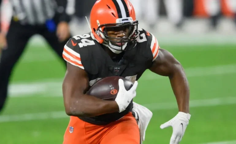 Nick Chubb Hangs Up Cleats, Retiring from NFL at 30