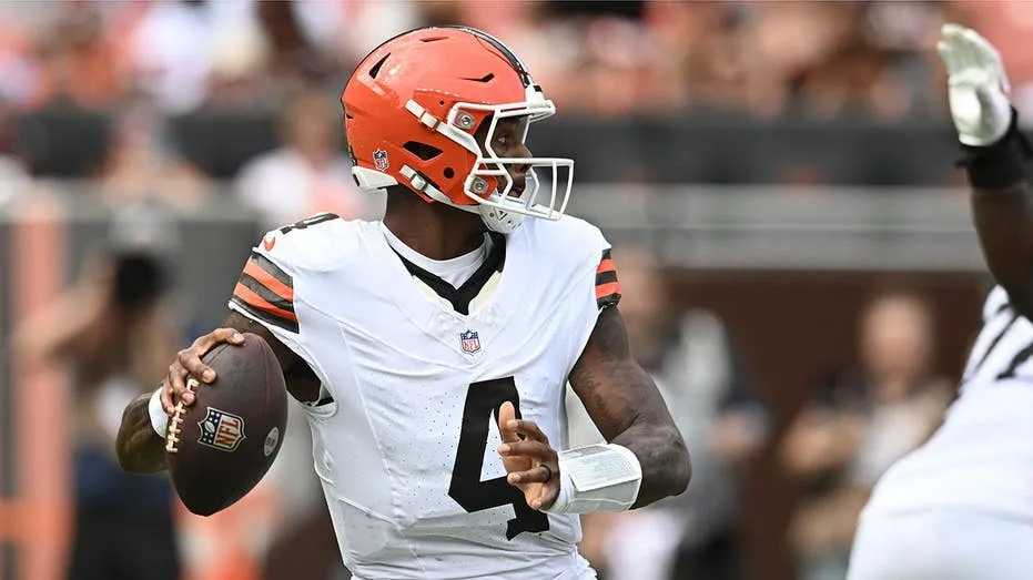 Deshaun Watson Booed by Browns Fans, Clashes with Fanbase Amid QB Competition