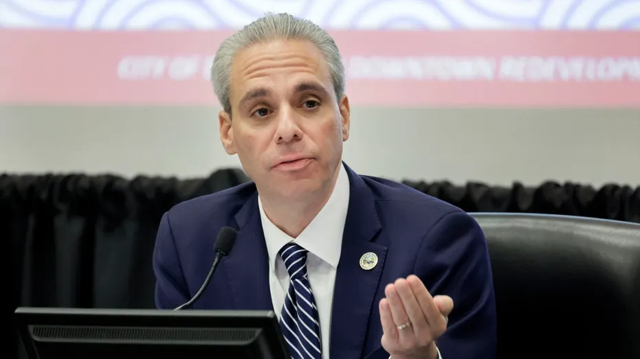 Florida’s 25th District: A Crucial Toss-Up Race for House Control
