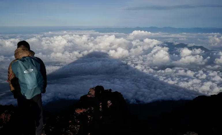 Father Abandons 7-Year-Old Son on Mt. Fuji Hike