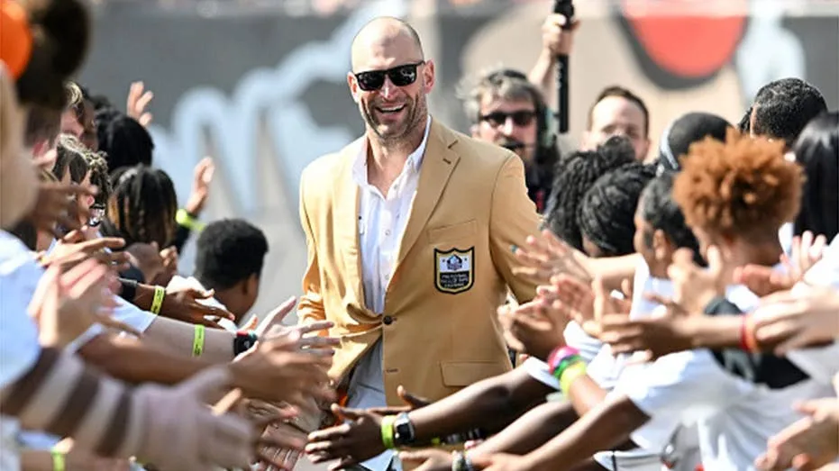 Joe Thomas: From NFL Draft Day Fishing Trip to Hall of Fame Farmer